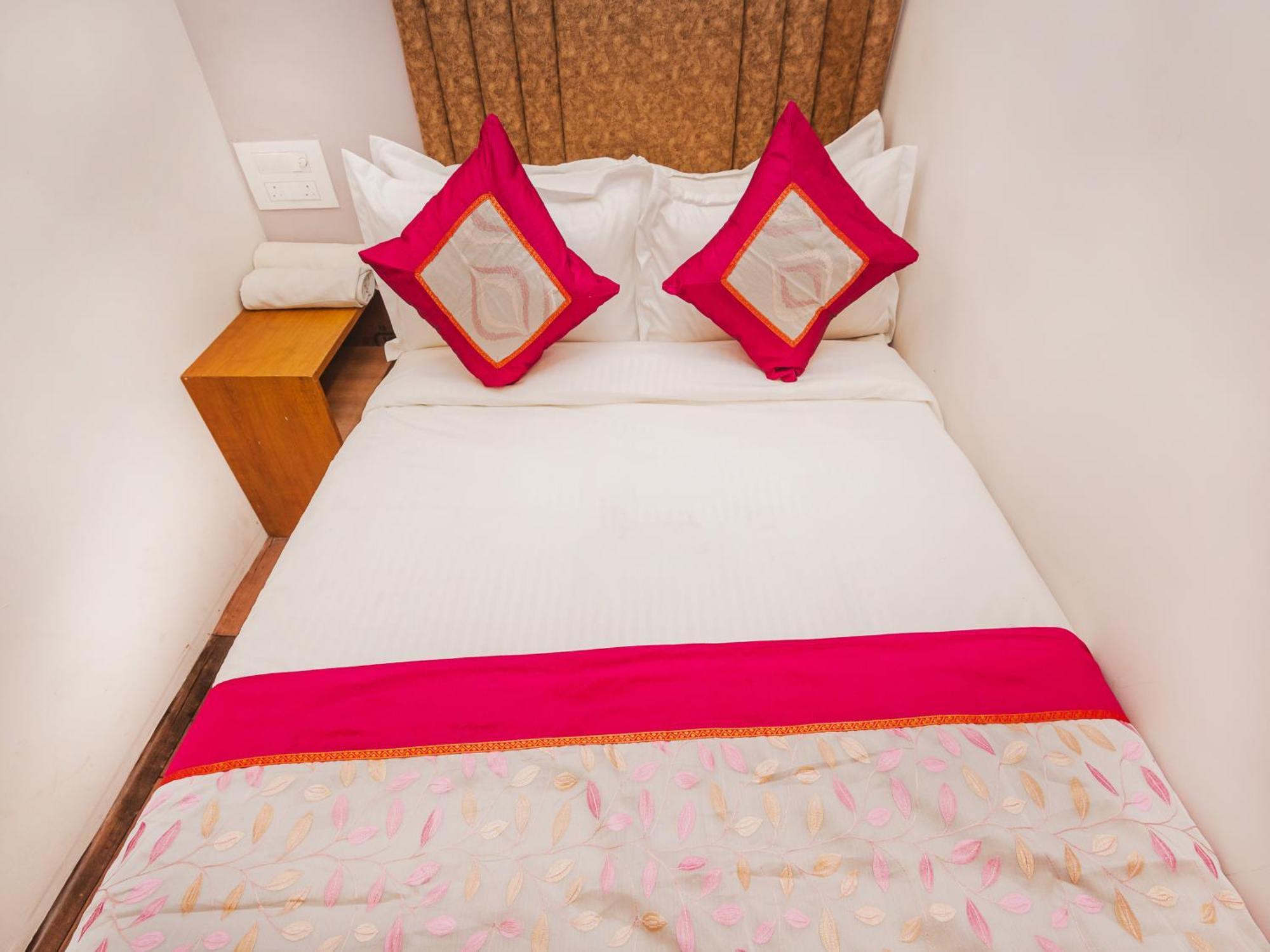 New Dormitory Afra มุมไบ ภายนอก รูปภาพ