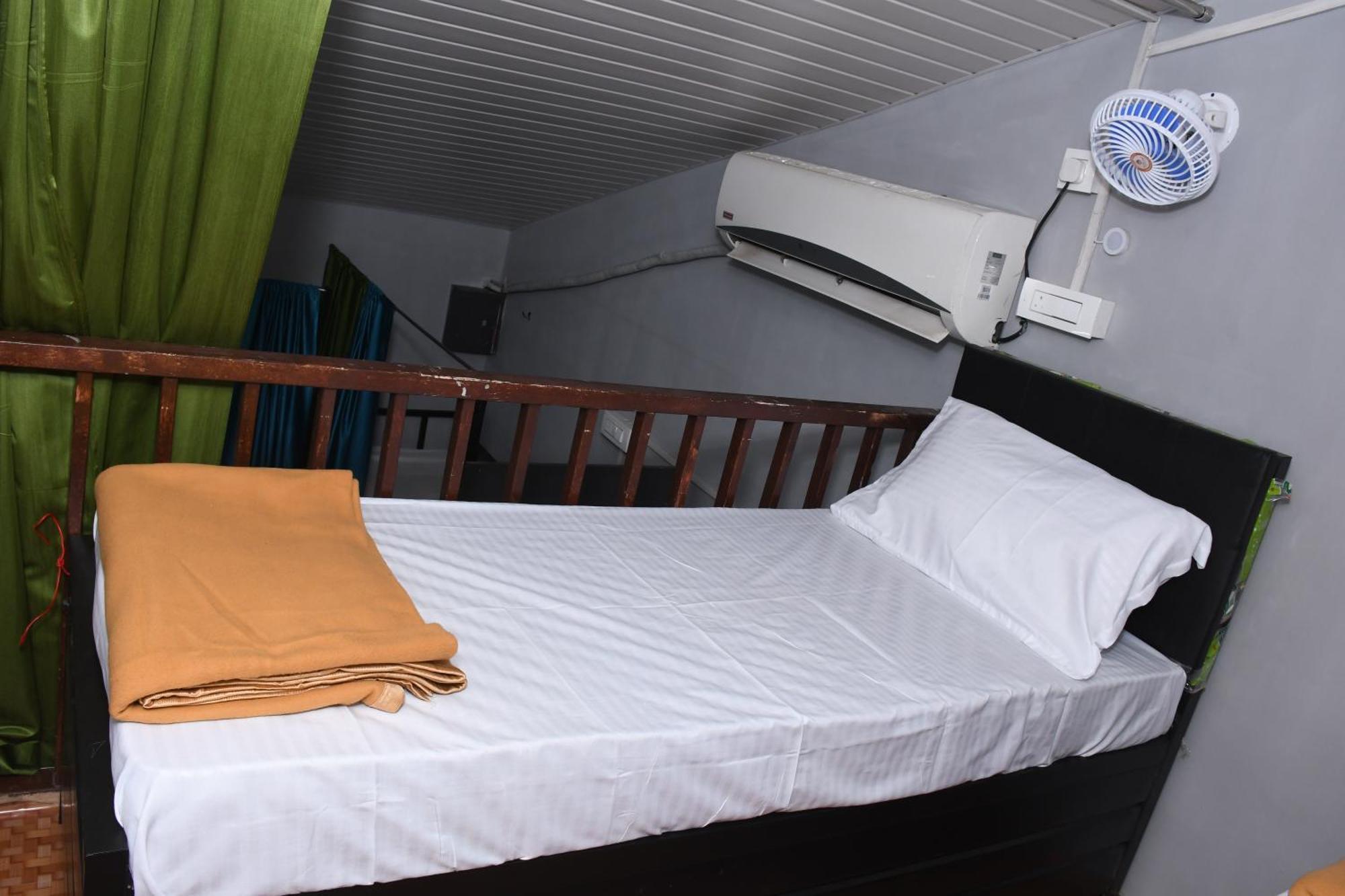 New Dormitory Afra มุมไบ ภายนอก รูปภาพ