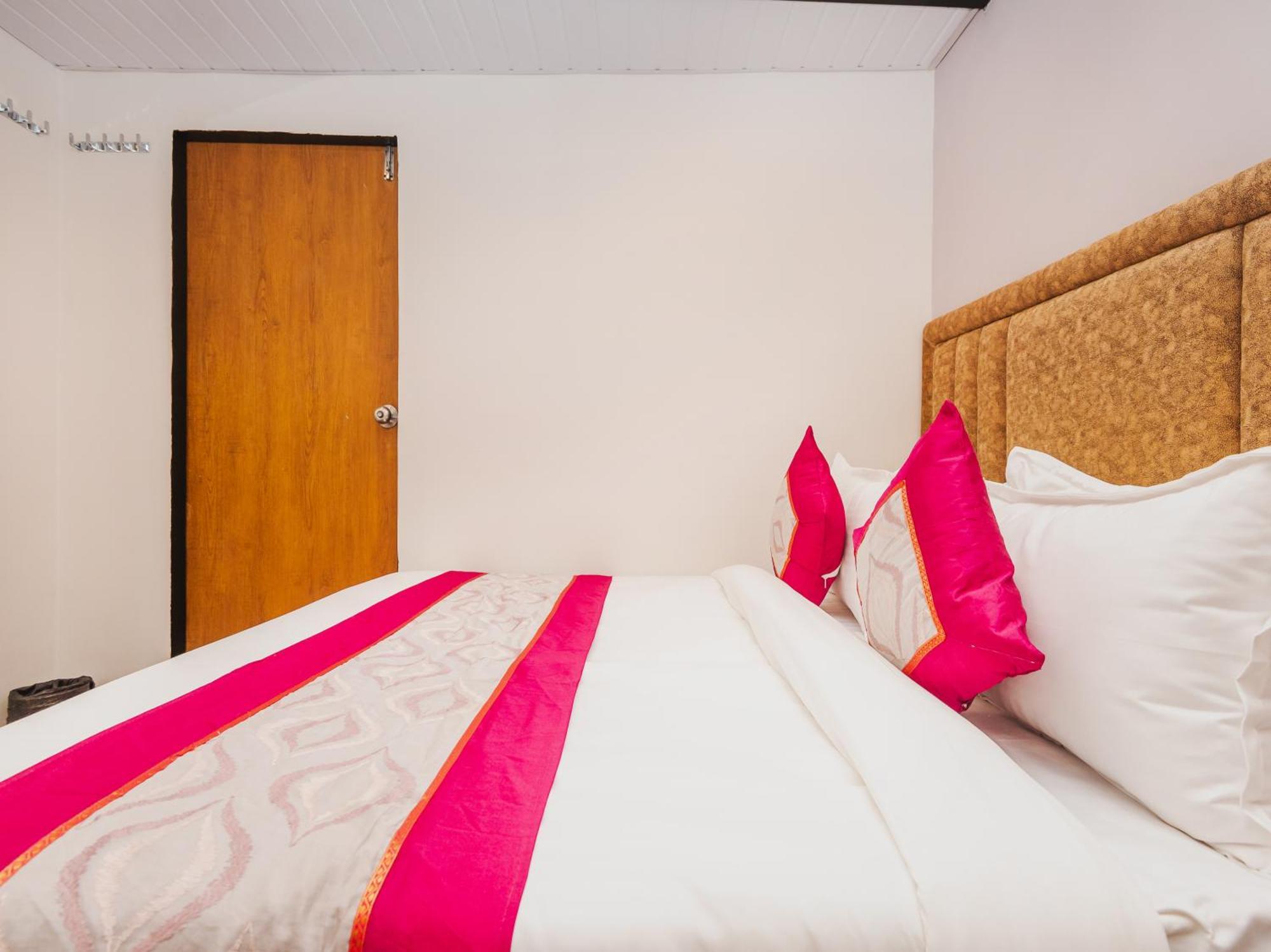 New Dormitory Afra มุมไบ ภายนอก รูปภาพ