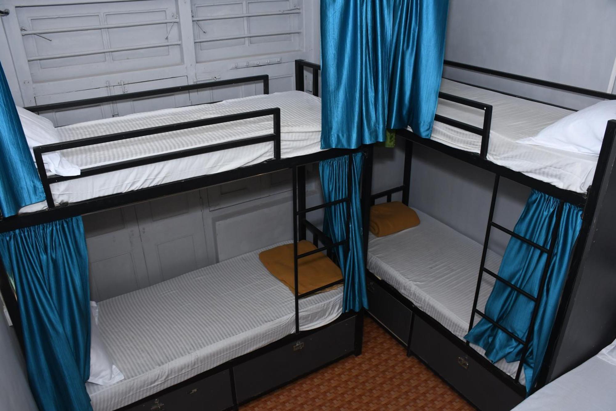 New Dormitory Afra มุมไบ ภายนอก รูปภาพ