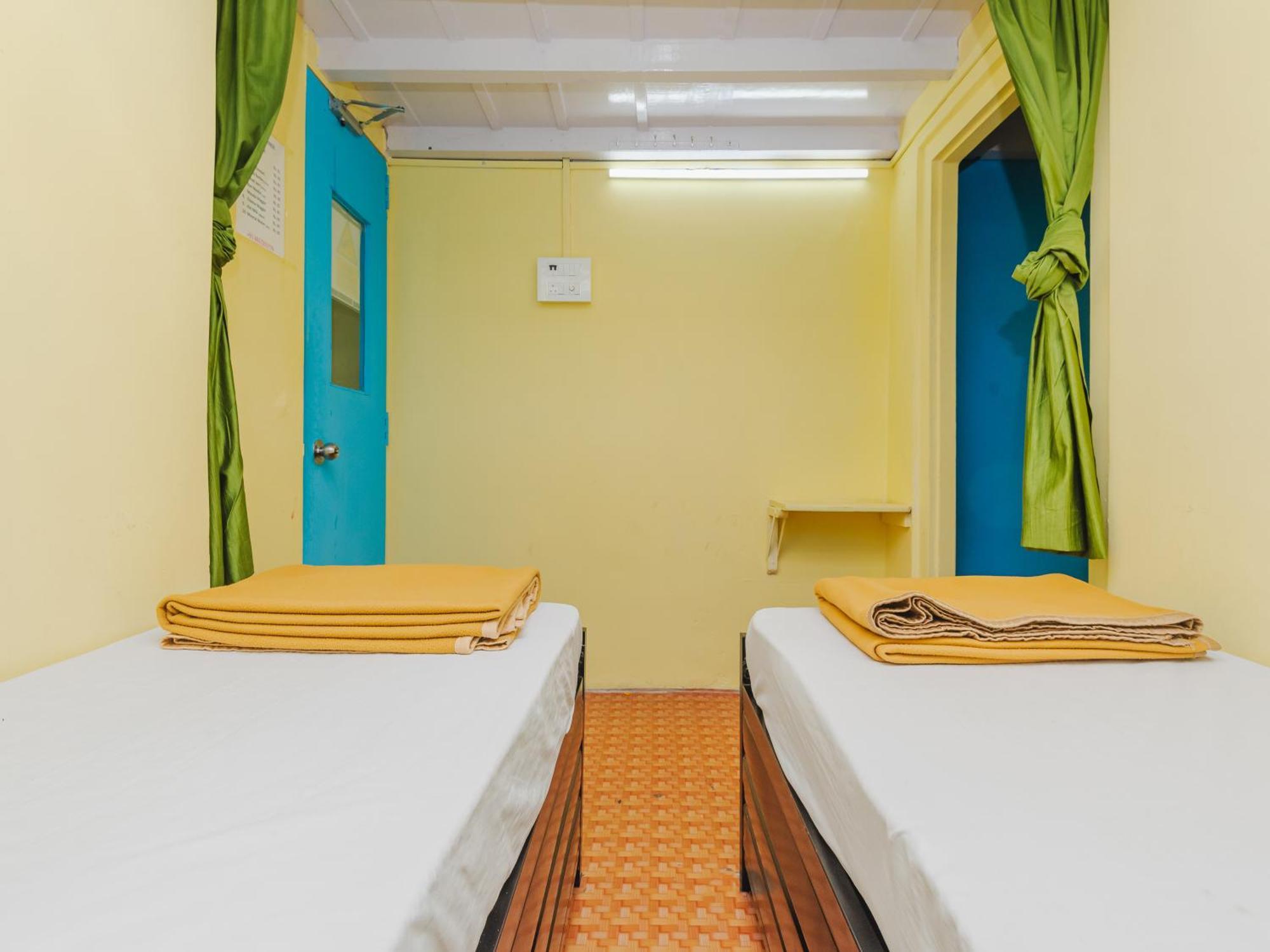New Dormitory Afra มุมไบ ภายนอก รูปภาพ