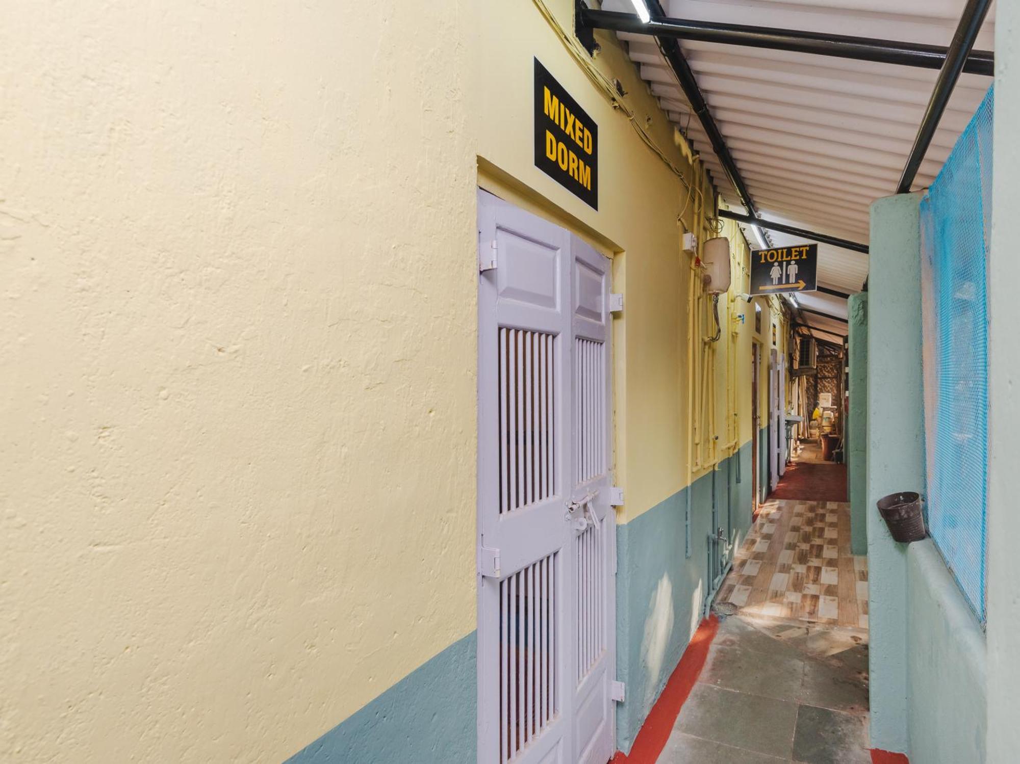 New Dormitory Afra มุมไบ ภายนอก รูปภาพ
