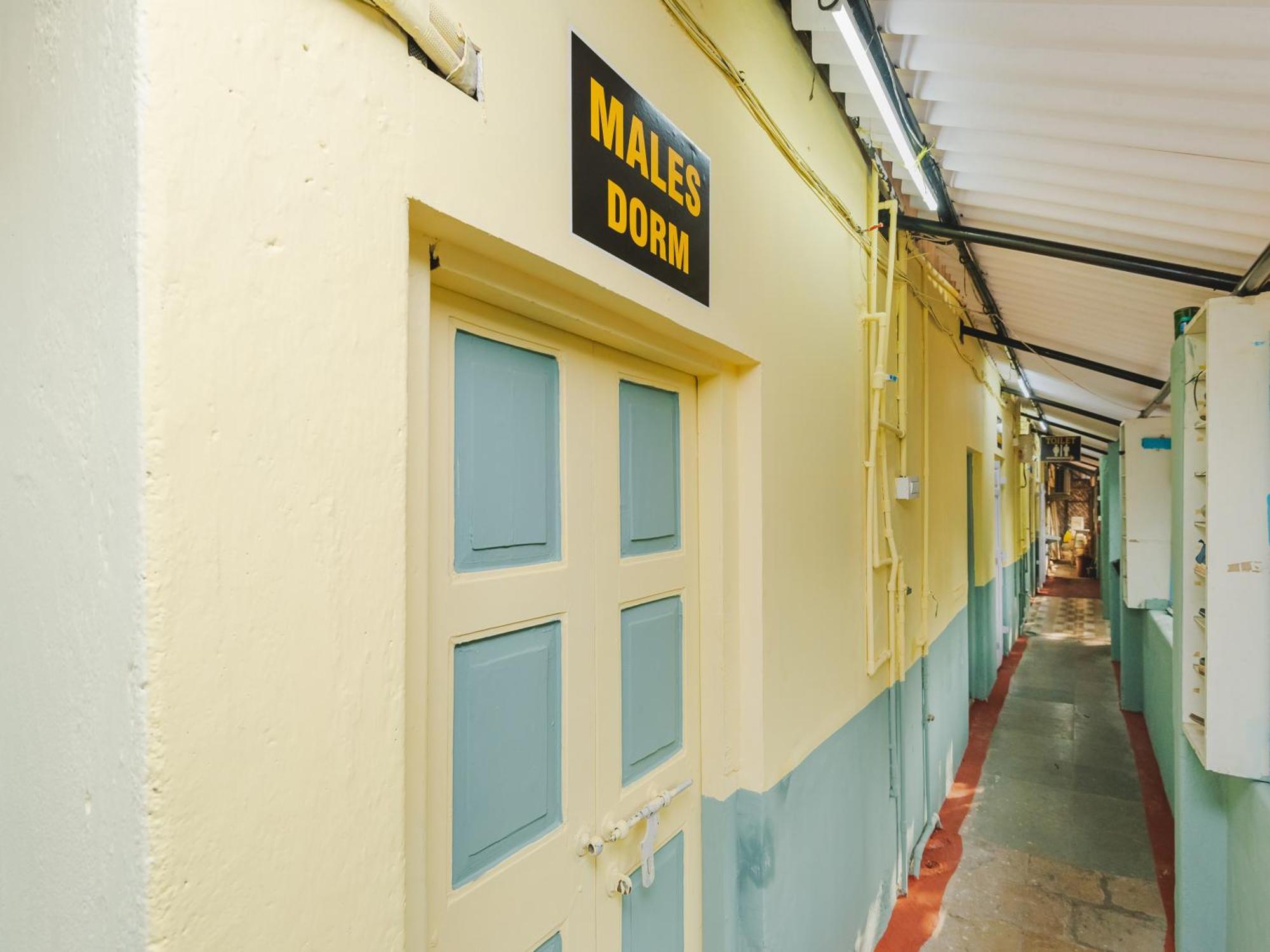 New Dormitory Afra มุมไบ ภายนอก รูปภาพ