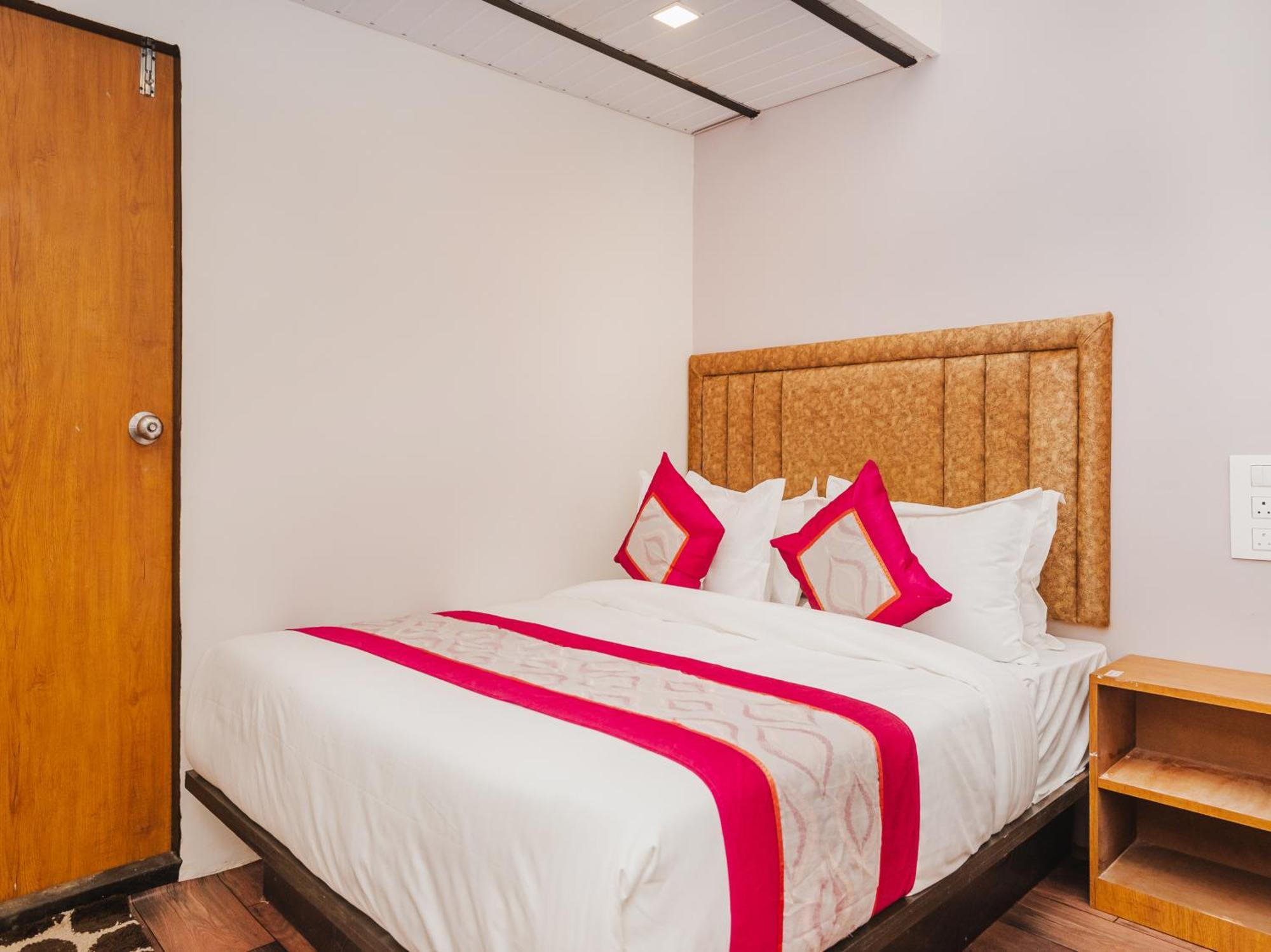 New Dormitory Afra มุมไบ ภายนอก รูปภาพ